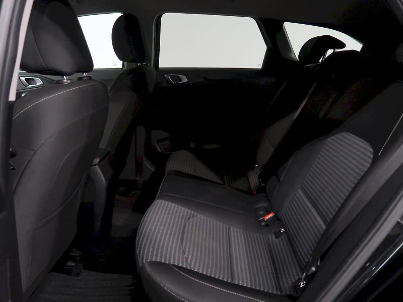 Kia Ceed (2022) SW TOP 1.5T-GDi 118KW - fotka 15 z 33
