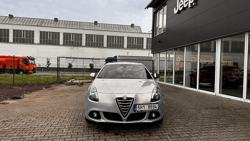 Alfa Romeo Giulietta 1.4 TB 120k Distinctive - fotka 2 z 15