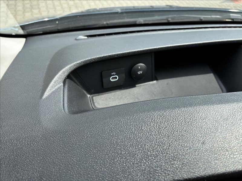 Ford Transit 0,0 Trend 68kWh 198kW269k L2 - fotka 24 z 40