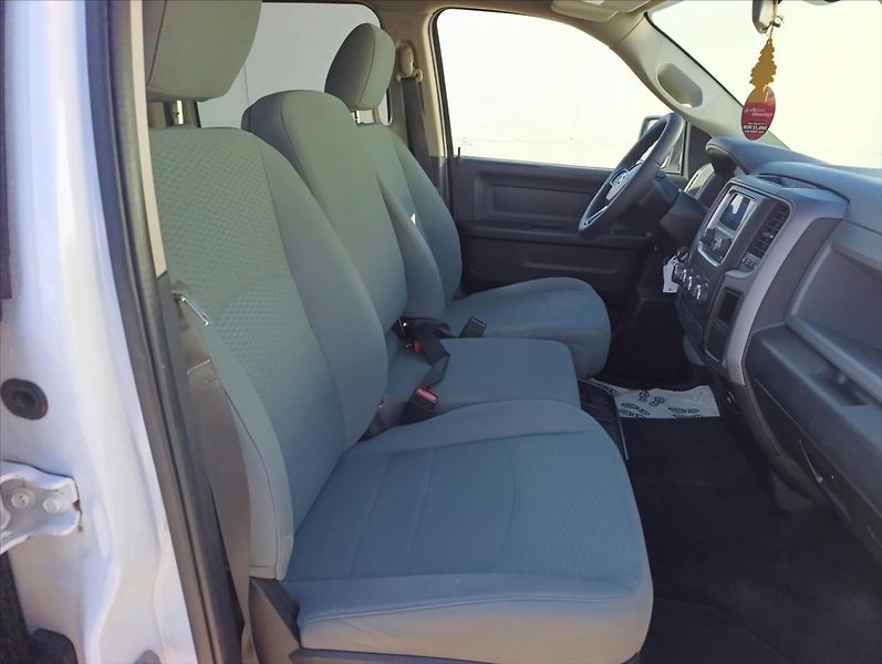 Dodge RAM 1500 3,6 i 4x4 Automat 6míst Tažné - fotka 30 z 35
