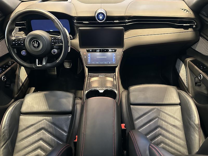 Maserati Grecale (2023) Modena 330HP - Záruka 03/27 - fotka 15 z 17