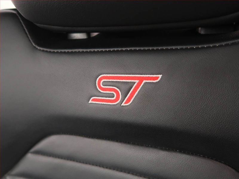 Ford Focus (2020) 2.3 EcoBoost ST - fotka 24 z 26