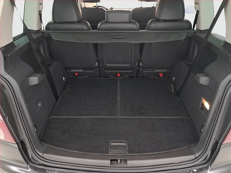 Volkswagen Touran (2006) 2.0 TDI, 7 míst, po STK, Tažné - fotka 13 z 15