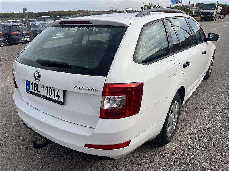 Škoda Octavia 1,6 TDi KLIMA ROZVODY TAŽNÉ - fotka 6 z 30