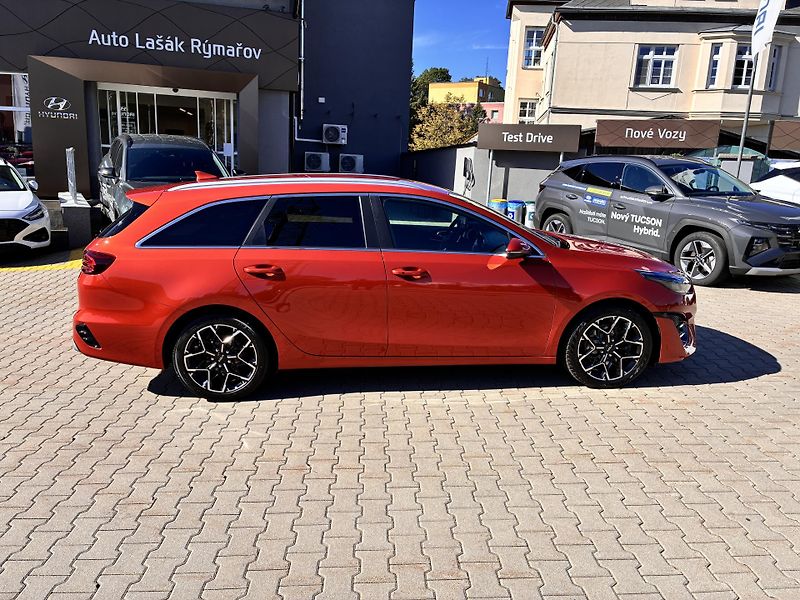 Kia Ceed 1.5T-GDi 118kW GT LINE AUTOMAT - fotka 8 z 38
