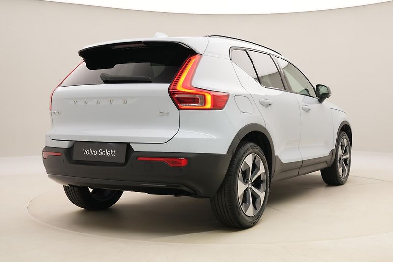 Volvo XC40 B4 DARK ULTRA AUT CZ - fotka 13 z 60