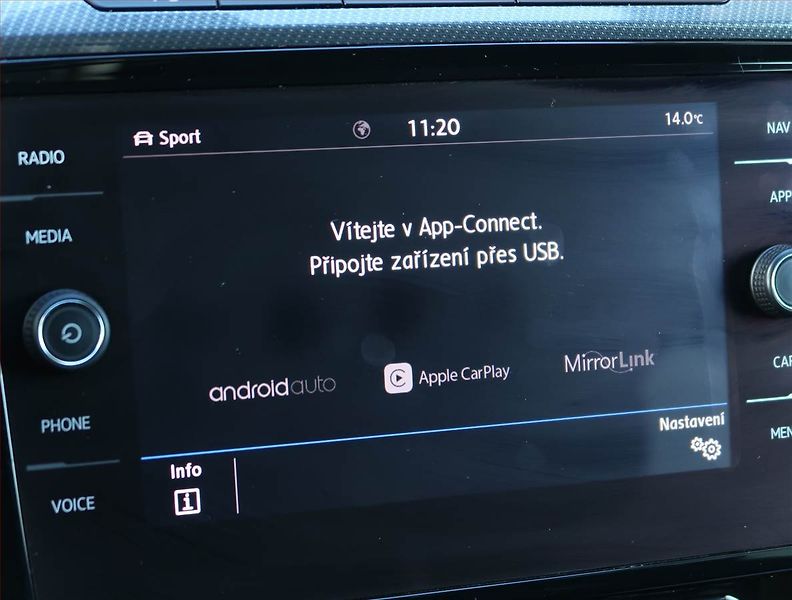 Volkswagen Arteon (2017) R-line 2.0 BiTDI 4Motion, 4X4 - fotka 29 z 32