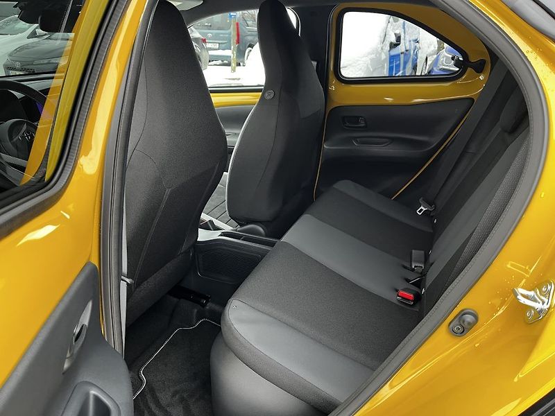 Toyota Aygo 1.5 Hybrid ODBĚR 8/2026 - fotka 12 z 27