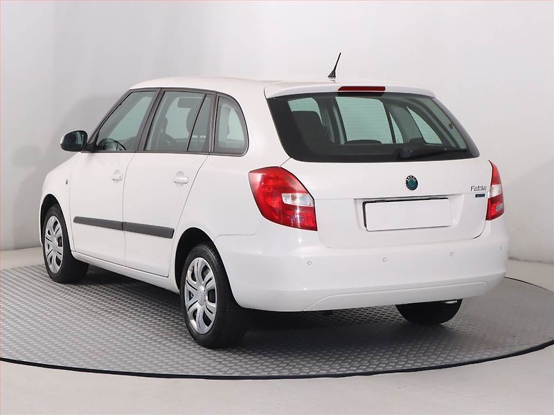 Škoda Fabia (2012) 1.6 TDI, Tempomat - fotka 4 z 15