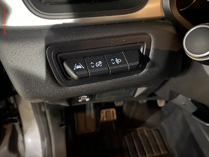 Renault Captur (2021) 1.0TCe, Experience, navi - fotka 12 z 19