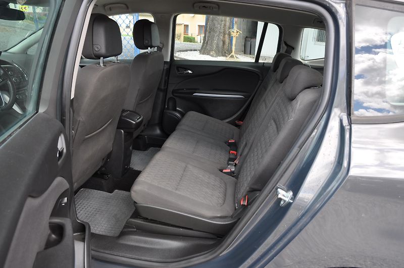 Opel Zafira TOURER 2.0CDTi 121kW Active - fotka 7 z 17
