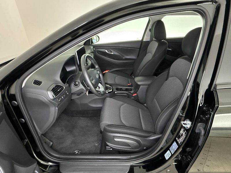 Hyundai i30 Smart DCT - fotka 7 z 26