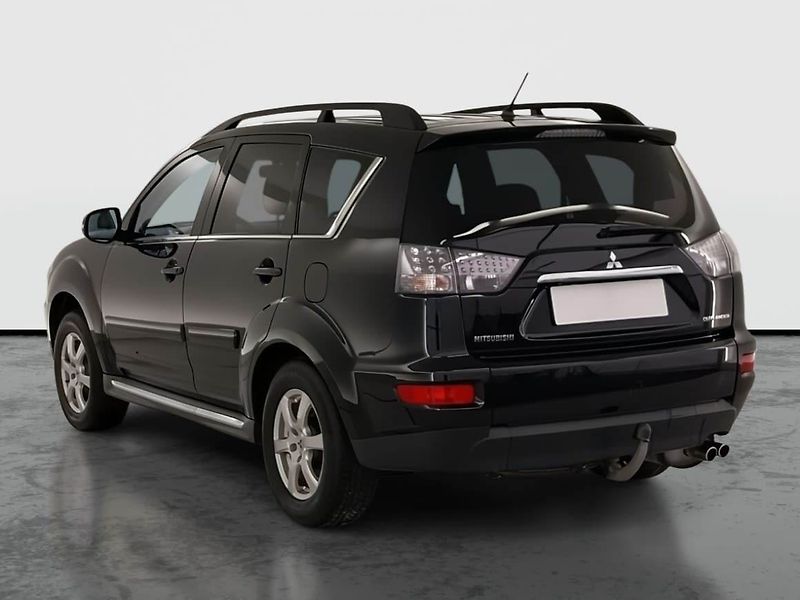 Mitsubishi Outlander (2011) 2.2 DI-D, 4X4, 7 míst - fotka 4 z 21