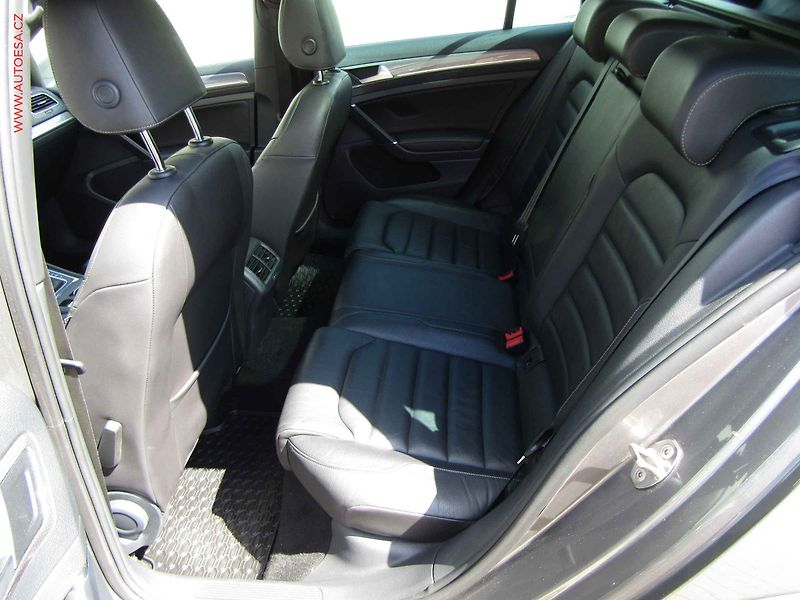 Volkswagen Golf (2015) 2.0 TDi 4x4, Alltrack, DSG - fotka 10 z 17