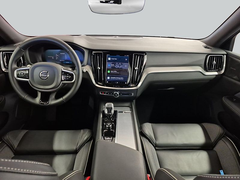 Volvo V60 B4 Plus Dark - fotka 11 z 15