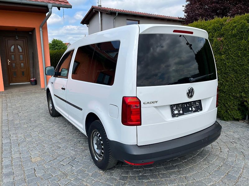 Volkswagen Caddy 2.0 TDi 5 míst  - fotka 4 z 14