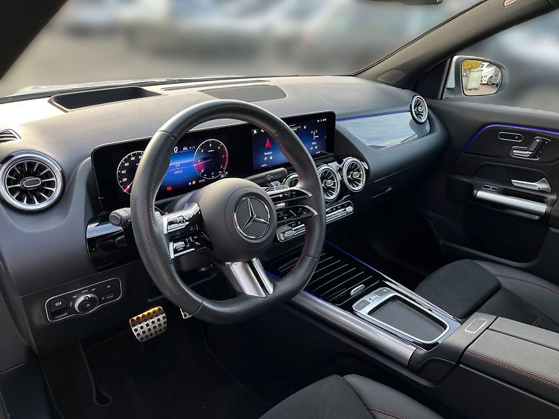Mercedes-Benz GLA 220 d 4MATIC AMG Line - fotka 10 z 18