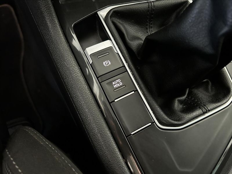 Volkswagen Tiguan 1,5   TSI 110kW,COMFORTLINE - fotka 19 z 26