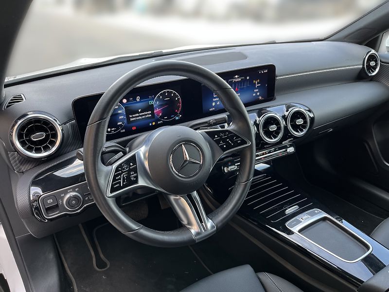 Mercedes-Benz Třídy A A-Třída 180 - fotka 10 z 18