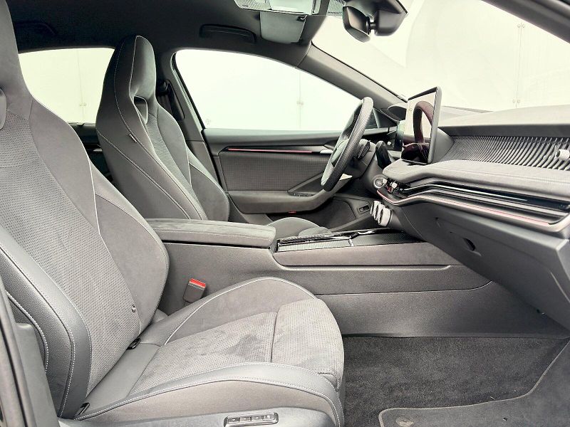 Škoda Superb (2025) DSG 4x4 / 2.0 TDI / 142 kW  / - fotka 10 z 35