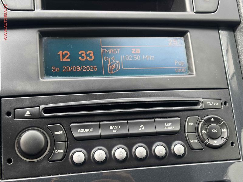 Peugeot 5008 (2011) 1.6 HDi, AC, tempo, park - fotka 15 z 16