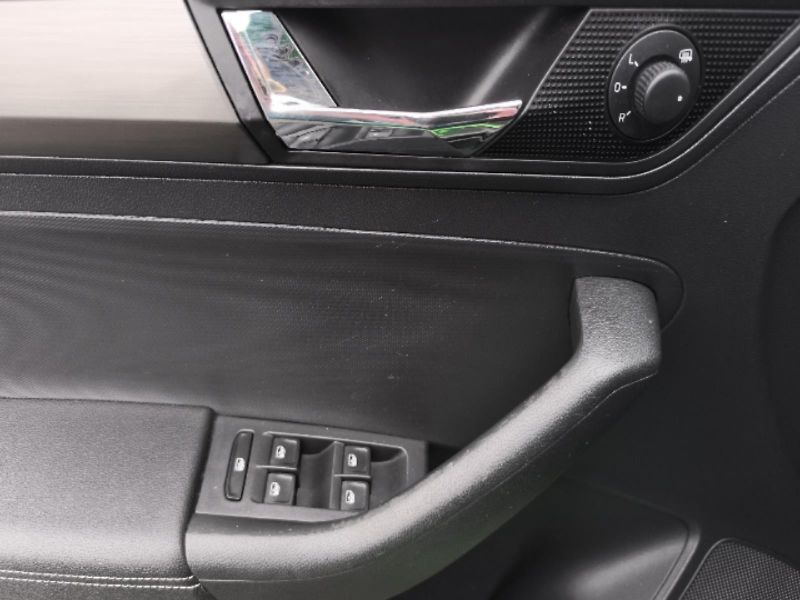 Škoda Rapid 1.0TSi 81kW STYLE PLUS - fotka 13 z 19