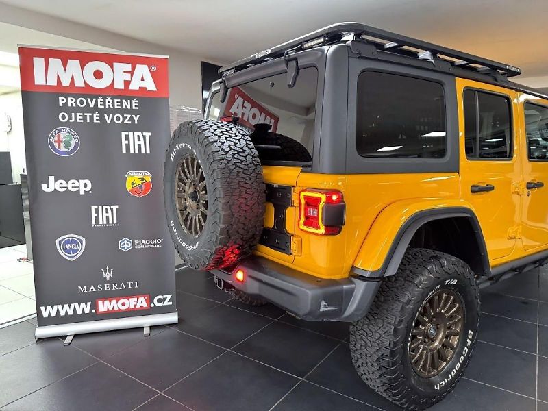 Jeep Wrangler (2018) Unlimited 3,6 V6 4x4 284k AT8 - fotka 6 z 26