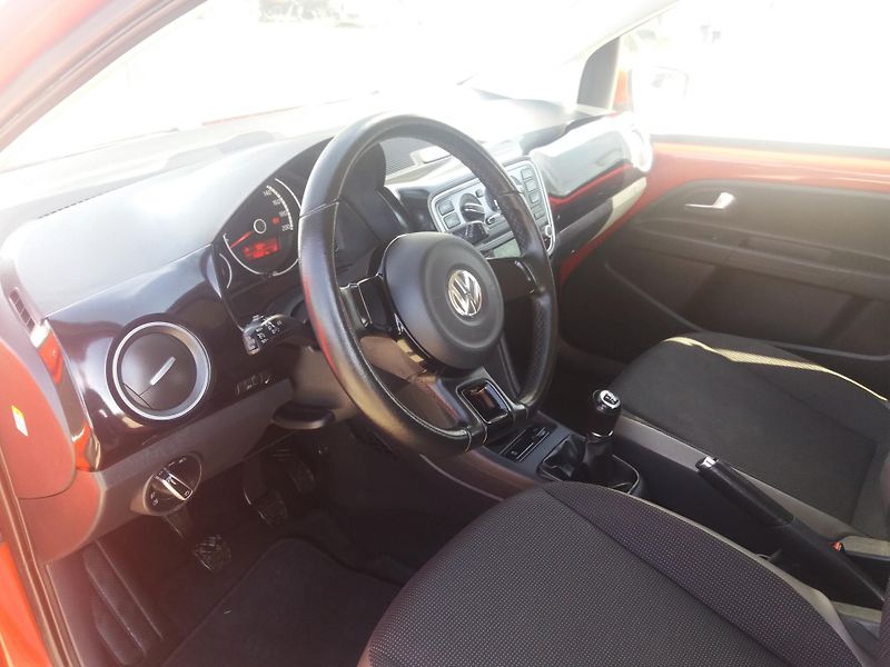 Volkswagen up! 1.0i,55kW,  ZADÁNO!!! - fotka 18 z 30