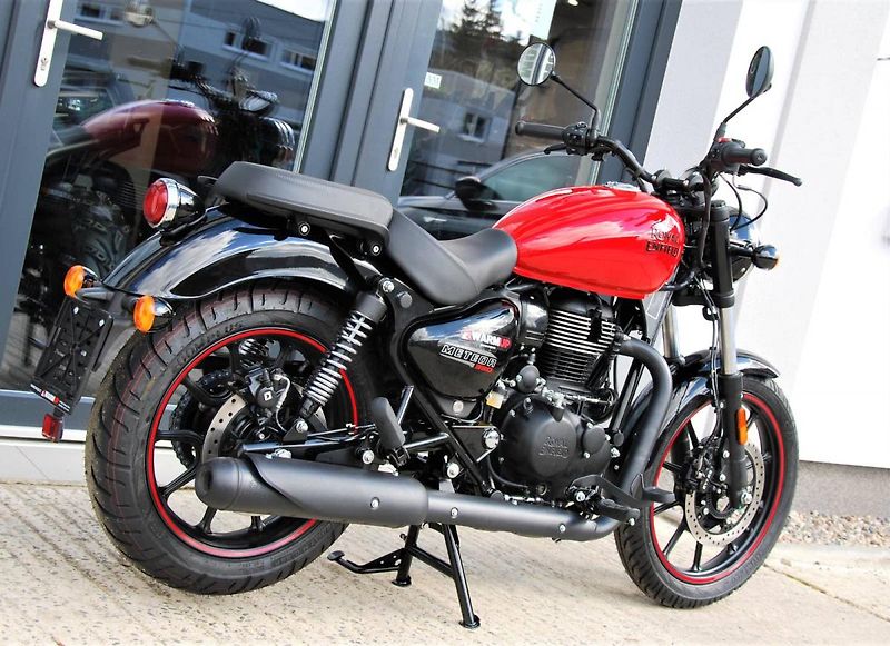 Royal Enfield Meteor 350 (2026) RED - fotka 3 z 25