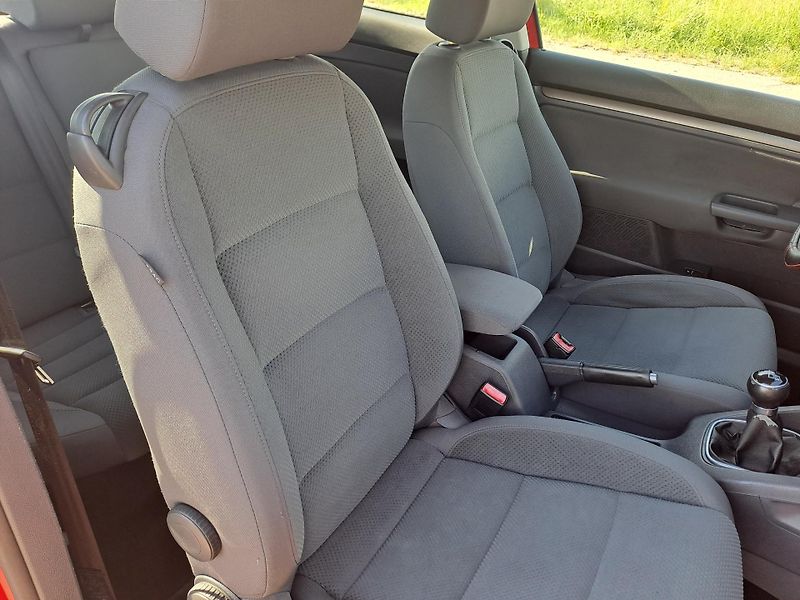 Volkswagen Golf 1.4 16V PĚKNÝ STAV - fotka 15 z 22