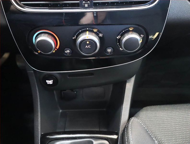 Renault Clio (2018) 1.2 16V - fotka 16 z 20