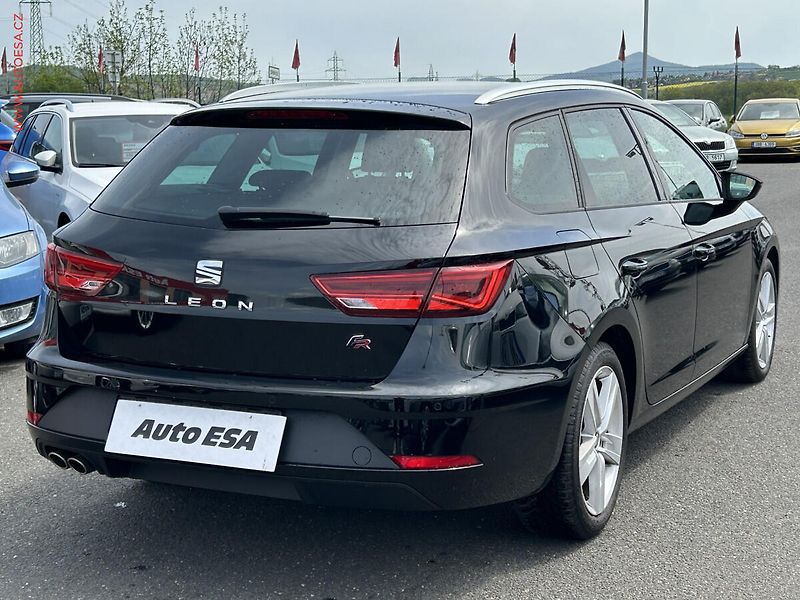 Seat Leon (2019) 1.5 TSi, FR - fotka 4 z 17