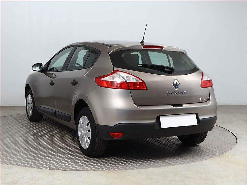 Renault Mégane (2011) 1.6 16V, Serv.kniha, Tempomat - fotka 4 z 14