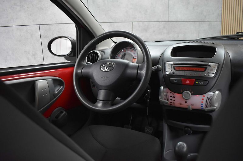 Toyota Aygo 1.0 VVT-i Terra Cool*KLIMA*ČR* - fotka 9 z 36