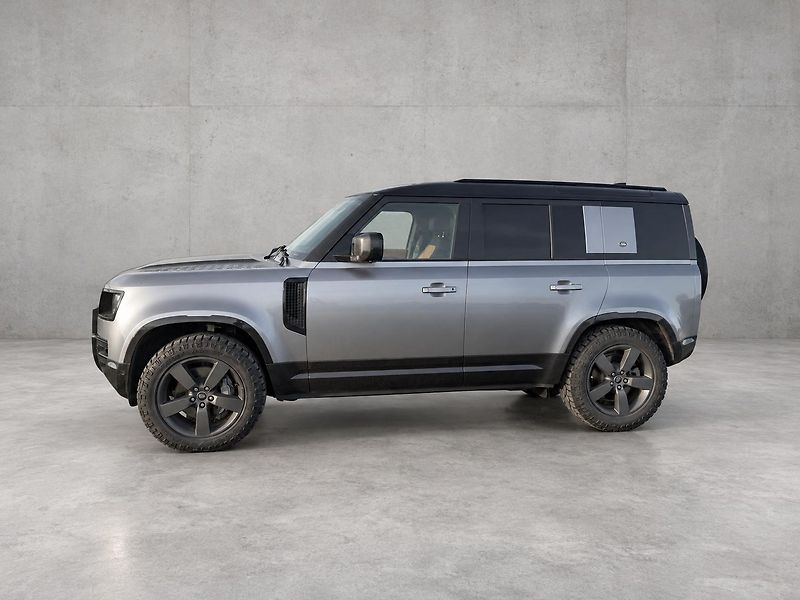 Land Rover Defender 110 D300 3,0 HSE X-Dynamic DPH - fotka 3 z 33
