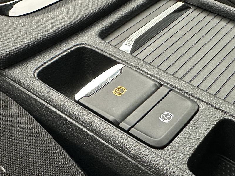Škoda Octavia 2,0 TDI 85kW CZ 1.Maj LED DPH - fotka 27 z 35