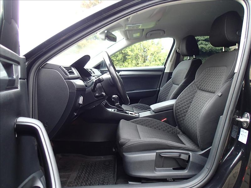 Škoda Superb 2,0 TDi, DSG, 4x4 , Tažné - fotka 13 z 48