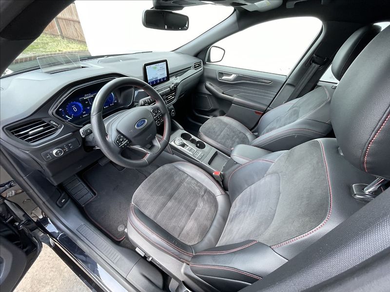 Ford Kuga 2,0 EcoBlue AWD A8 ST-Line X - fotka 5 z 23