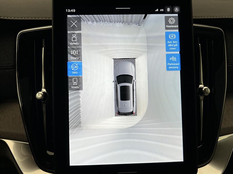 Volvo XC90 T8 AWD RECHARGE BRIGHT PLUS - fotka 33 z 56