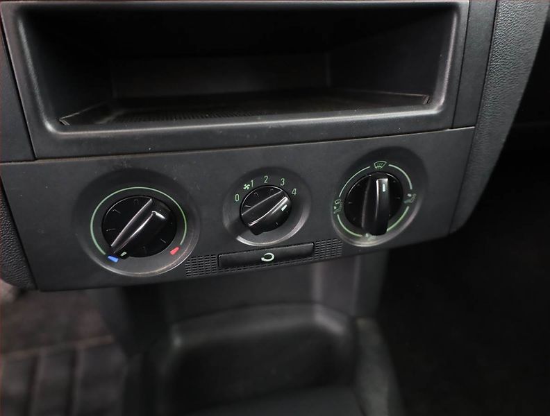 Škoda Fabia (2005) 1.2, po STK, udržované - fotka 9 z 14