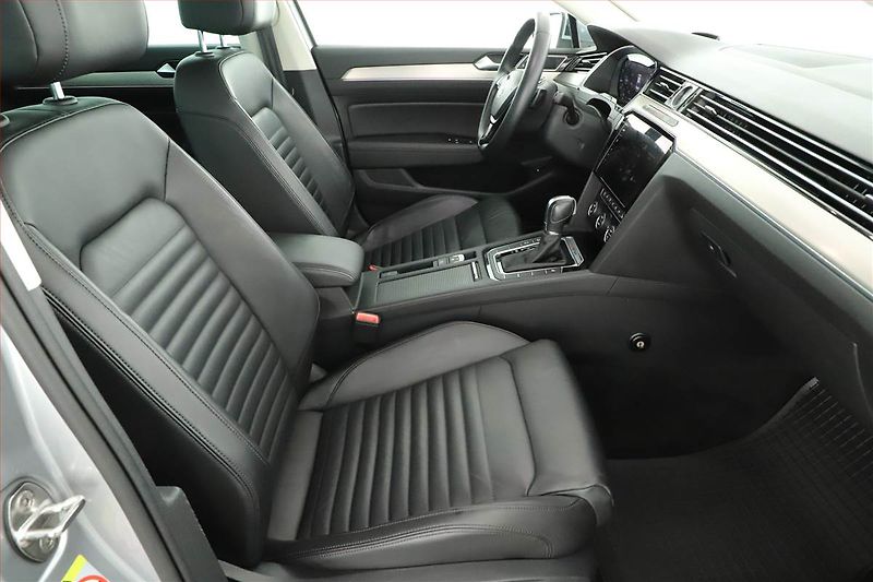 Volkswagen Passat (2019) 2.0 TSI - fotka 7 z 20