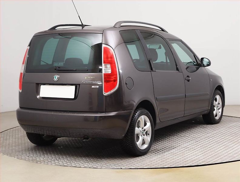 Škoda Roomster (2011) 1.2 TSI, Vyhř. sedaček - fotka 5 z 17