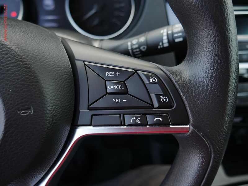Nissan Qashqai (2020) 1.3 DIG-T, ČR, AC, temp - fotka 13 z 19