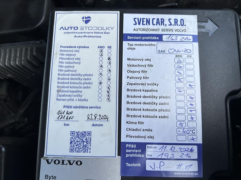 Volvo XC90 2.0 D5 DRIVE-E 4x4 PŮVOD ČR - fotka 46 z 56