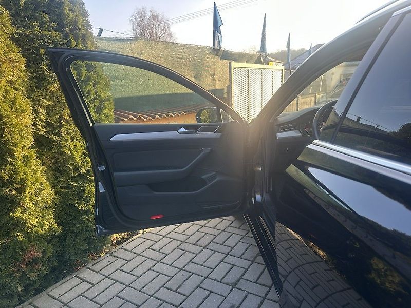 Volkswagen Passat 2.0 TDi 110kW Bussiness AT - fotka 18 z 28