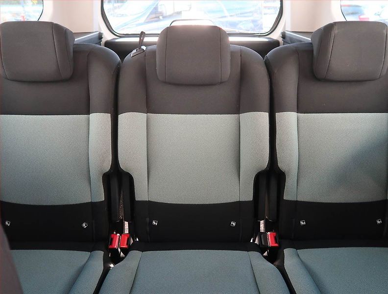 Citroën Berlingo (2019) Maxi Feel 1.2 PureTech, 5Míst - fotka 10 z 18