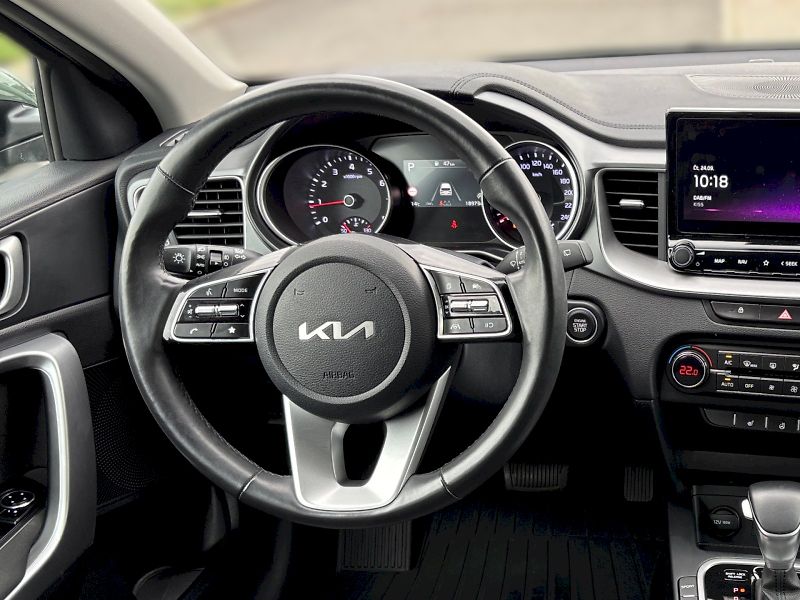 Kia Ceed (2025) 1.5 T-GDi TOP 7DCT - fotka 6 z 30