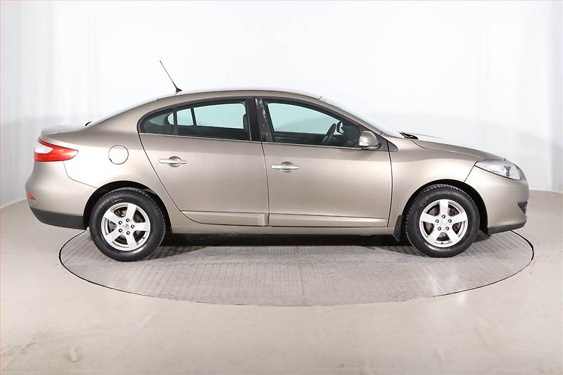 Renault Fluence (2010) 1.6 16V, Tempomat - fotka 6 z 19