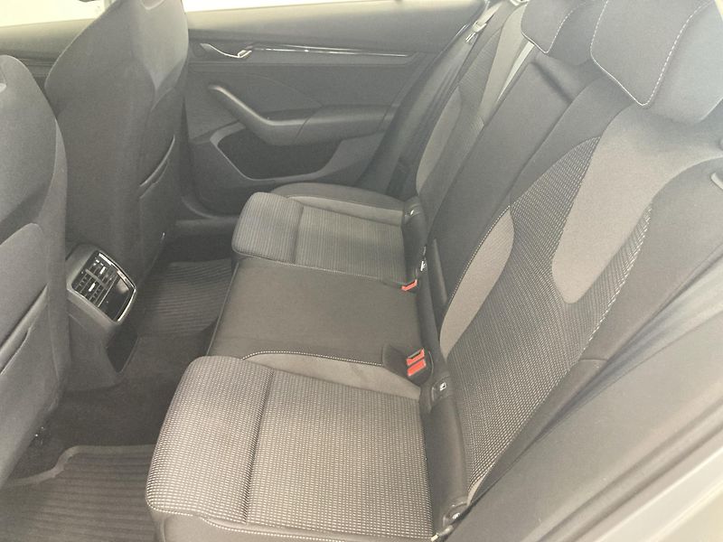 Škoda Octavia COMBI 2.0 TDI AMBITION - fotka 10 z 31