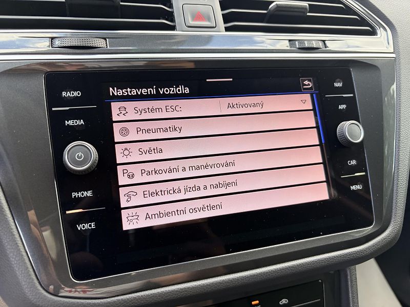 Volkswagen Tiguan 1.4TSI eHYBRID DSG MATRIX  - fotka 41 z 67
